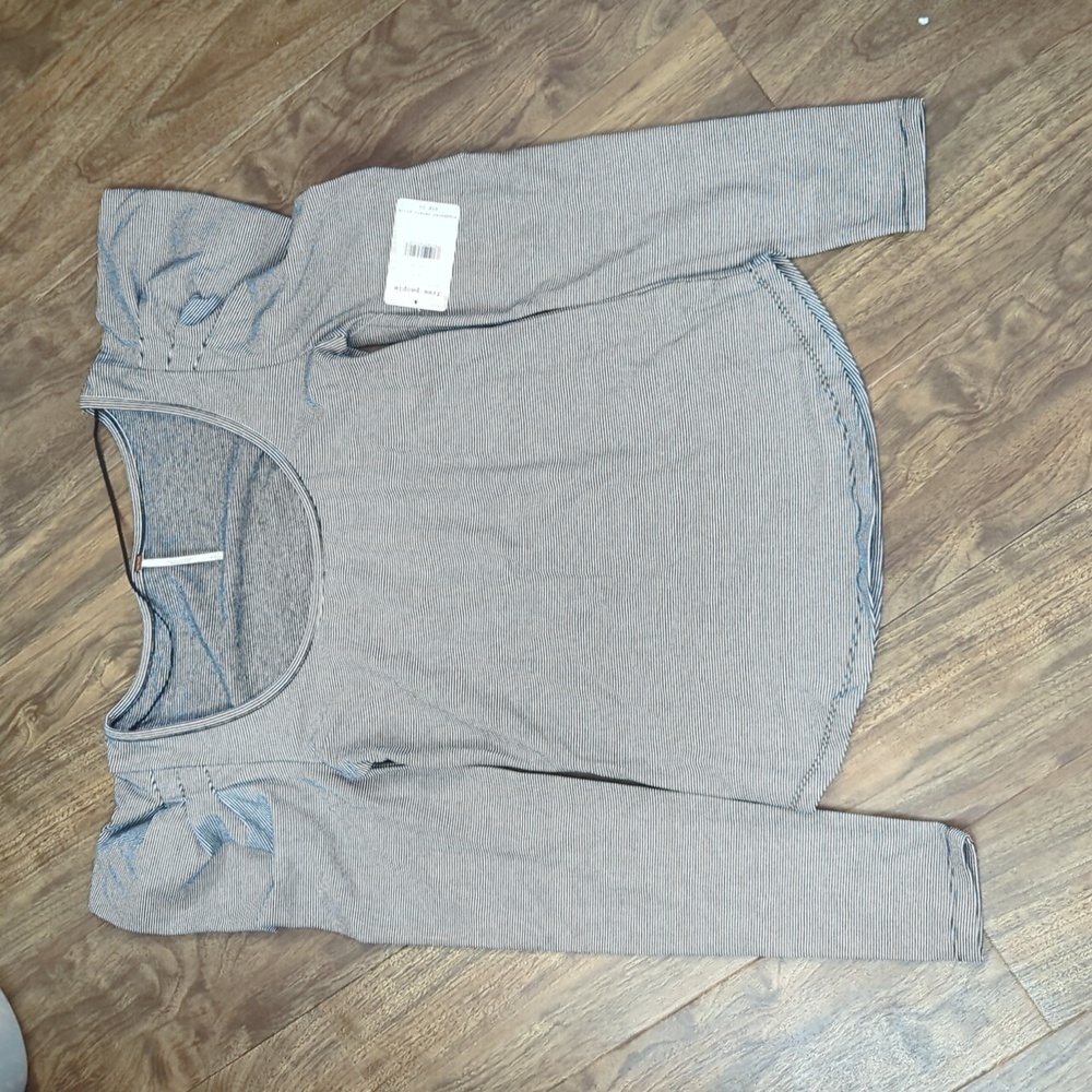 Free People Penelope Puff Sleeve Top - Picture 2 of 9